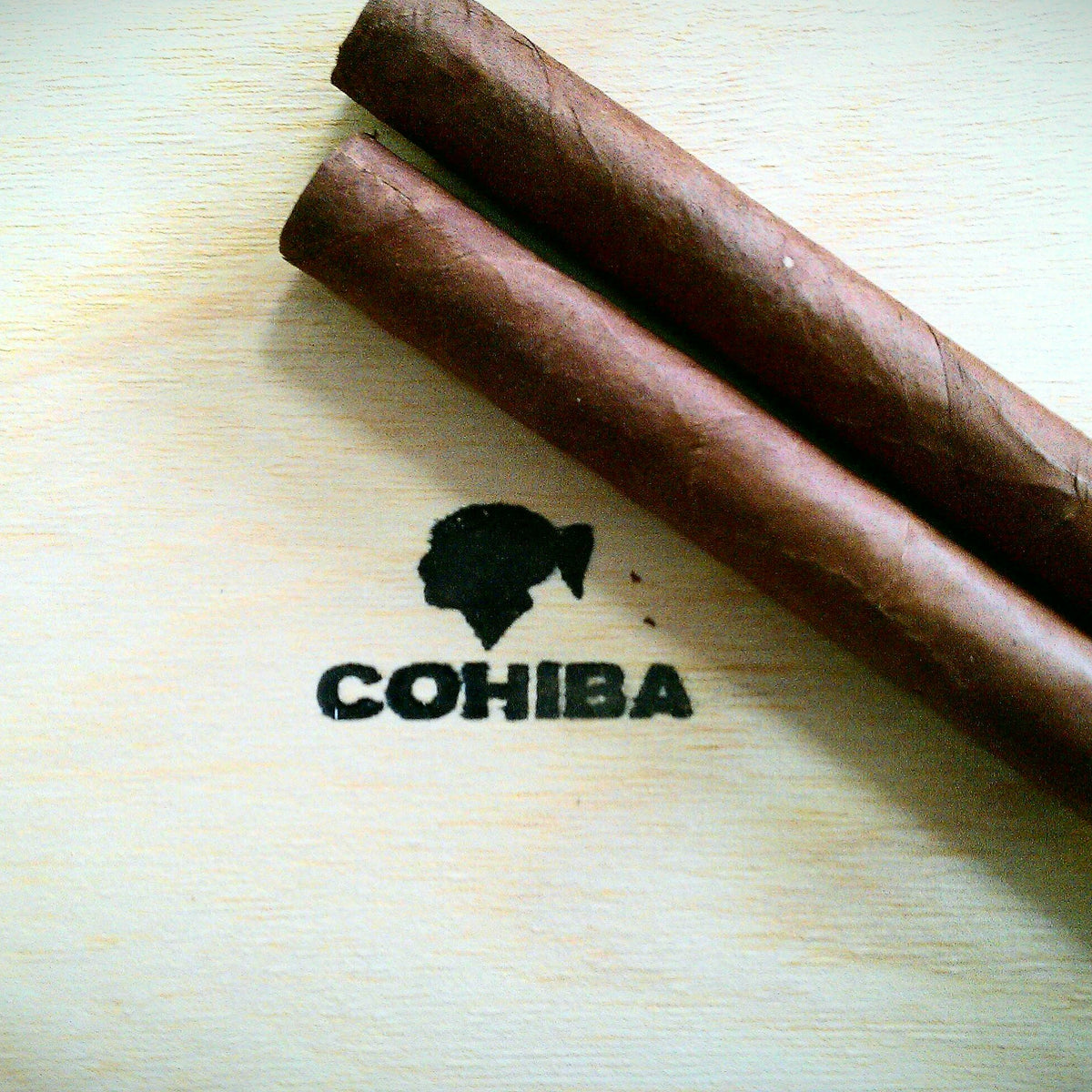 Cohiba Robustos Cigars (Box) - view 5