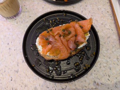Smoked salmon toast