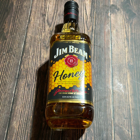 Jim Beam Honey Bourbon bottle detail